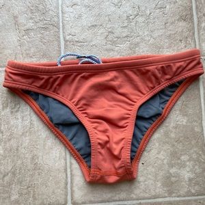 Jolyn Bottoms and Top